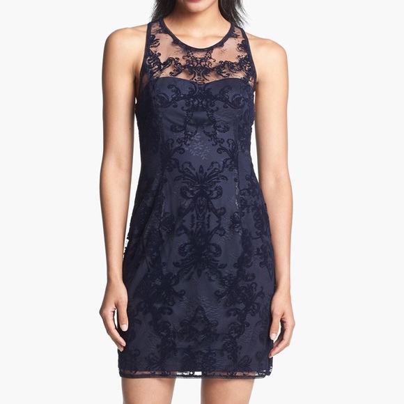 Adrianna Papell Dresses & Skirts - Adriana Papell flocked velvet lace dress