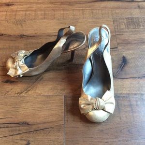 Jessica Simpson Gold Lame Bow Pumps
