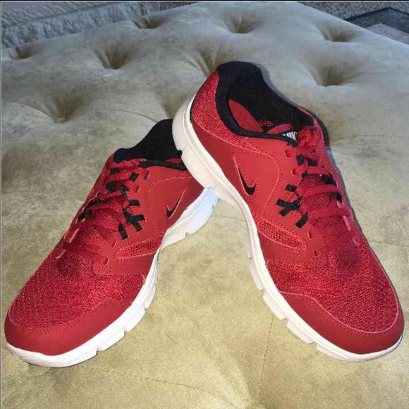 💥NEW💥NIKE FLEX EXPERIENCE - Picture 3 of 3