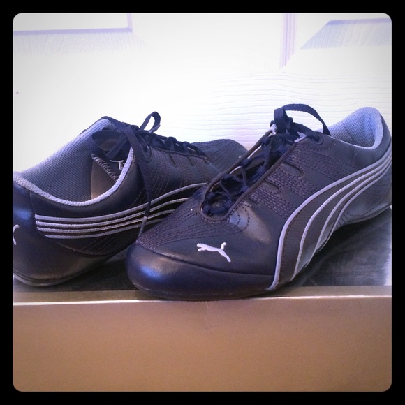 Navy Blue Etoile Puma Sneakers
