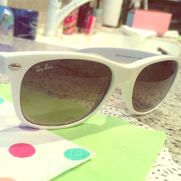 White Ray ban sunglasses
