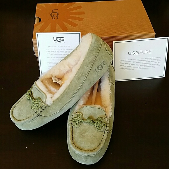 UGG Suki Slipper Shoes
