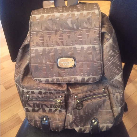 Michael Kors Handbags - Micheal Kors drawstring bag