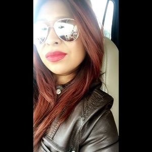 Meet your Posher, Claudia