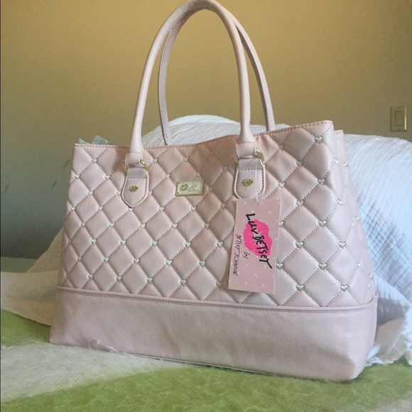 Betsey Johnson Handbags - 💕Blush Luv Betsey Bag💕