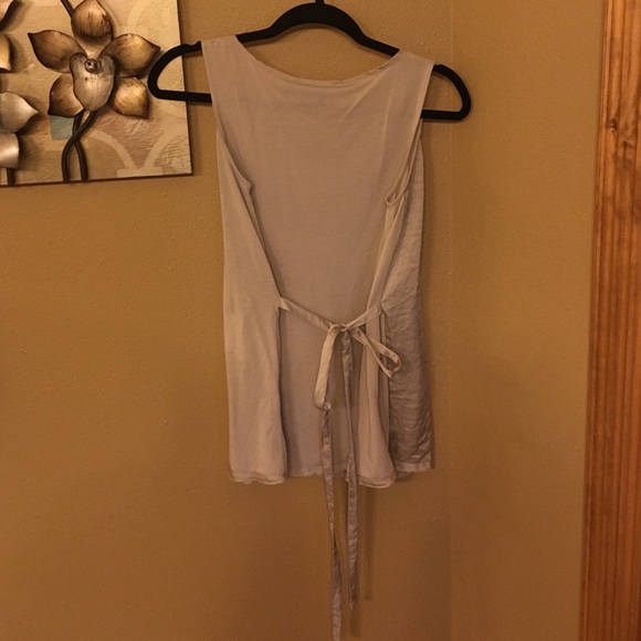 Fun summer top - Picture 3 of 3