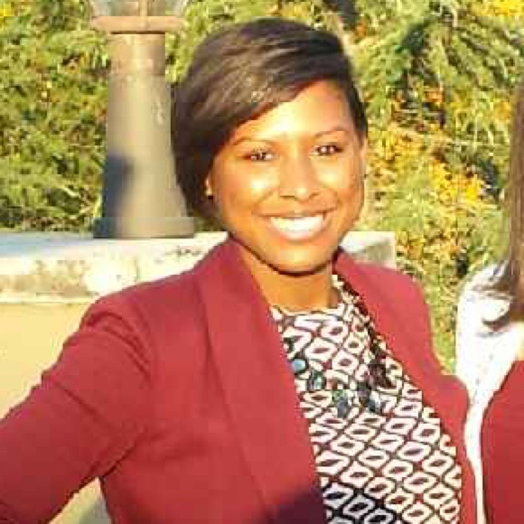 Meet your Posher, Estrelitta