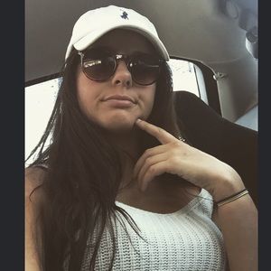 Meet your Posher, Dana