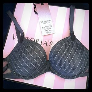 Victoria's secret fashion show bra 34b