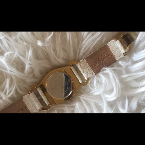 Michael Kors Watch - Picture 3 of 3
