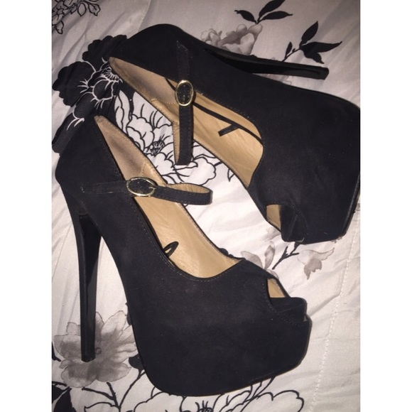 Black Platforms - Picture 2 of 4