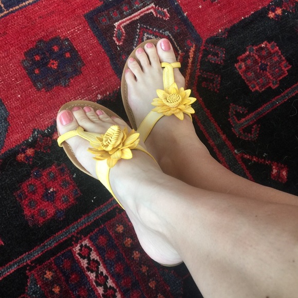 Flower sandals yellow - Picture 2 of 3