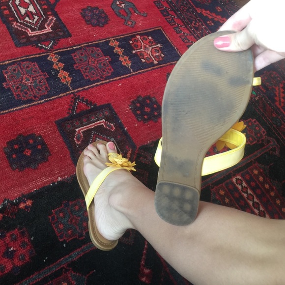 Flower sandals yellow - Picture 3 of 3