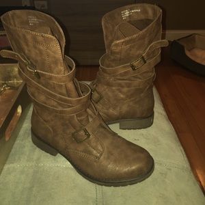 Madden Girl Raszcal Boot