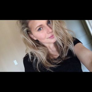 Meet your Posher, Alina