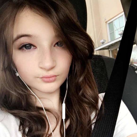 Meet your Posher, Hannah - Picture 1 of 1