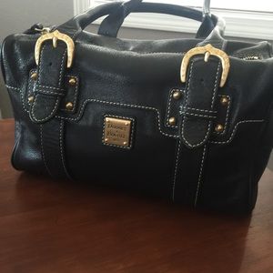 Black Dooney & Bourke purse great condition