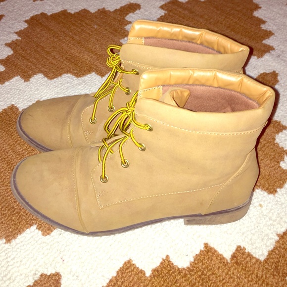 Steve Madden short booties! - Picture 1 of 1