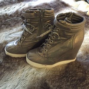 High heeled sneakers