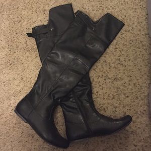 Very cute knee high boots! Like new!