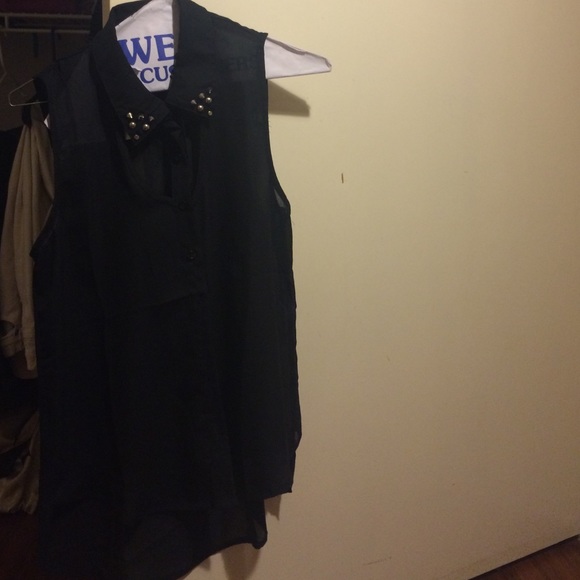 Sleeveless studded shirt  never been worn - Picture 1 of 4