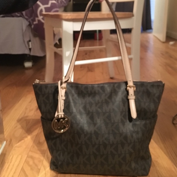 Michael Kors handbag - Picture 1 of 4