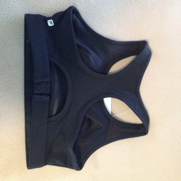 Fabletics Sylvia sports bra in black. - Picture 2 of 2