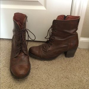 Steve Madden combat boots