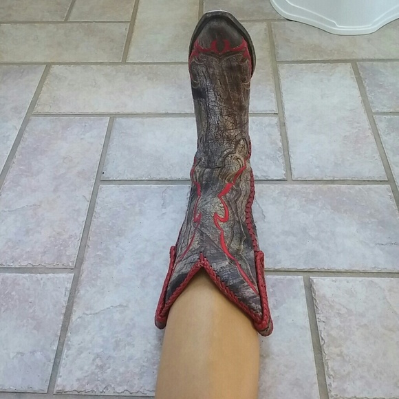 Snakeskin / camo cowboy boots