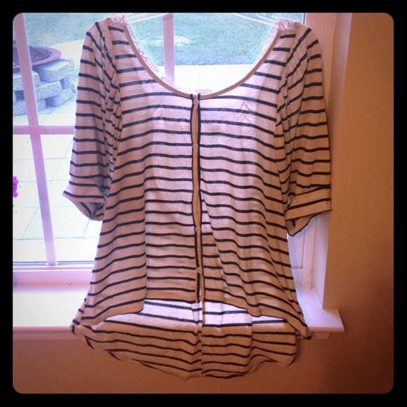 Hi-Low top with stripes