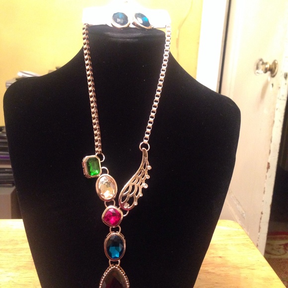 Necklace&Earring set $15