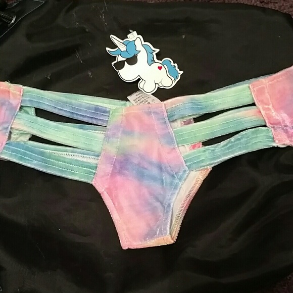 NWT Tye dye velvet booty shorts