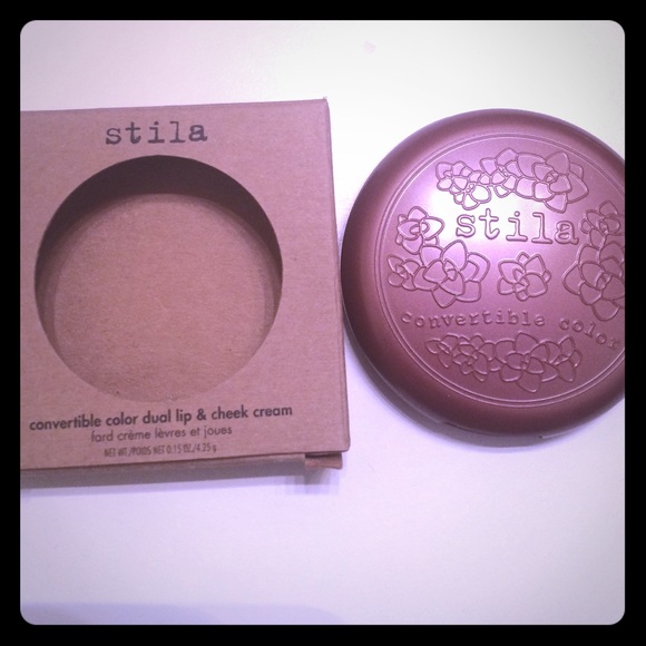 Stila Other - 🎉 HOST PICK🎉 STILA CONVERTIBLE COLOR