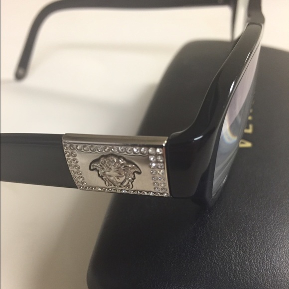 Versace eyeglass frames - Picture 4 of 4
