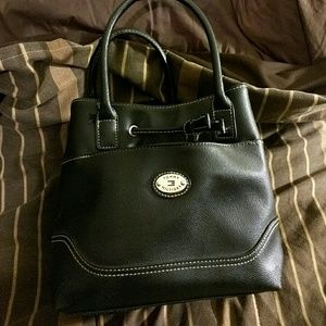 Black Tommy Hilfiger purse
