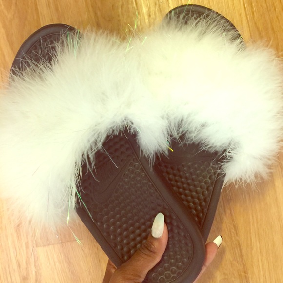 Faux fur sandals
