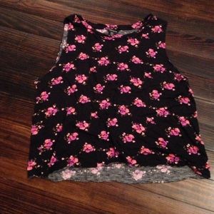 Black floral crop top. Medium