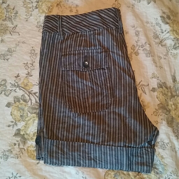 Gap striped shorts - Picture 2 of 2