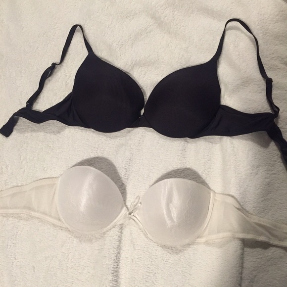 Black and white bra's 36B