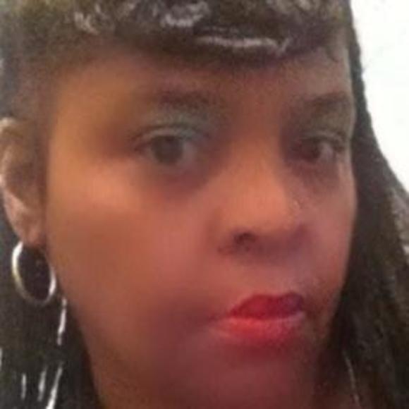 Meet your Posher, Valerie - Picture 1 of 1