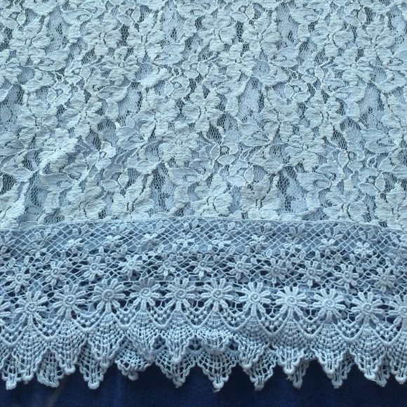 🚫SOLD🚫 Blue Lace Top - Picture 2 of 4