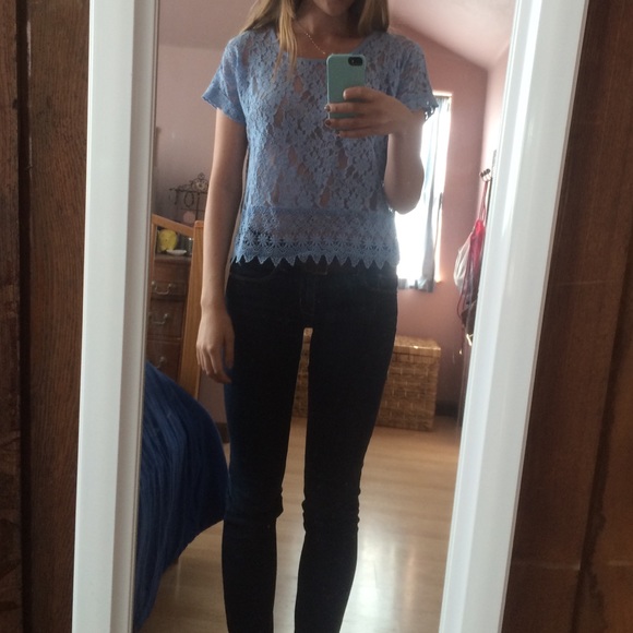 🚫SOLD🚫 Blue Lace Top - Picture 4 of 4