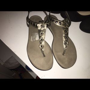 Aerosols Sandals