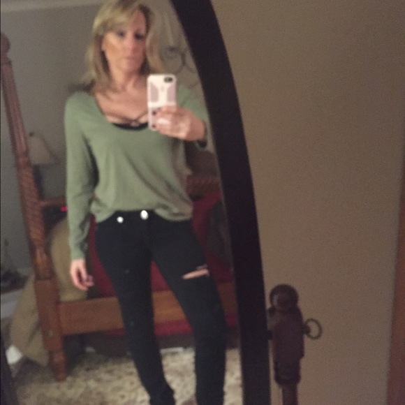 Dainty hooligan Tops - Dainty Hooligan olive top