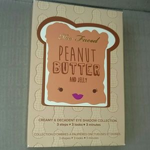Too Faced Peanut Butter and Jelly eyeshadow Pallet
