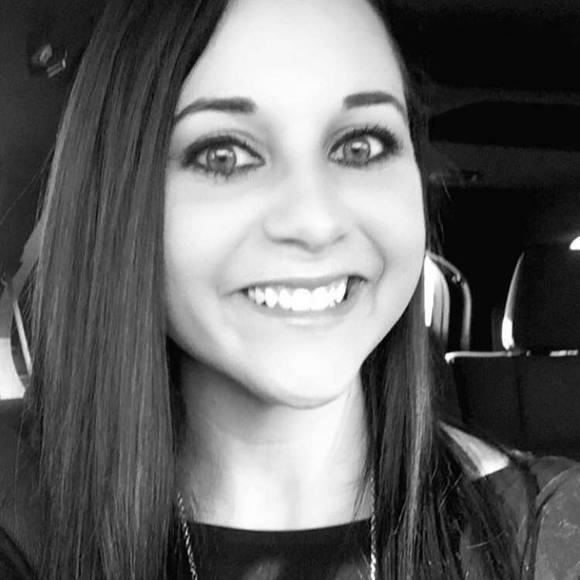 Meet your Posher, Danielle - Picture 1 of 1