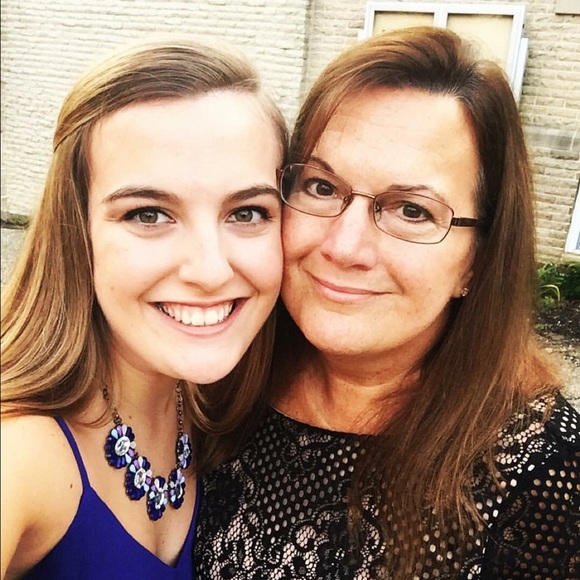 Meet your Posher, Erin - Picture 1 of 1