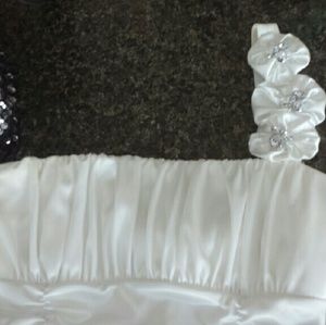 Short white ruched dress (sz. M)