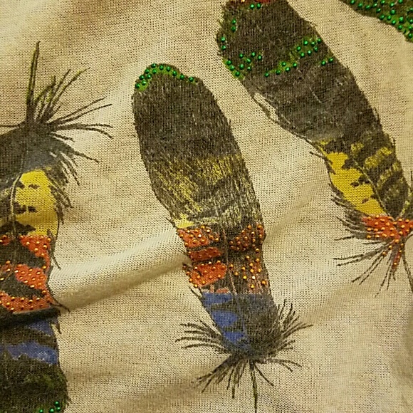 Feather Crop Top - Picture 2 of 3