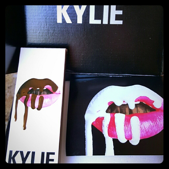 Kylie Lip Kit NEW CONDITION!